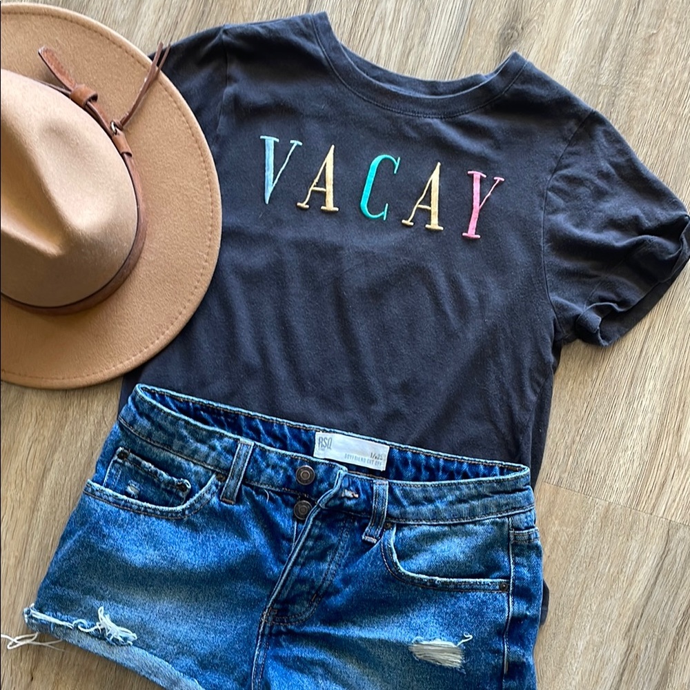 Charcoal VACAY' T-Shirt with Denim Shorts